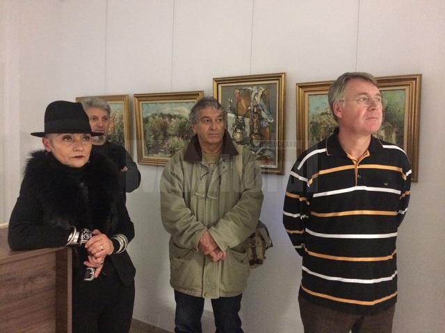 Rodica Cosovan, la Expoziția „Lumini și umbre”, organizată în memoria soțului ei, Tiberiu Cosovan