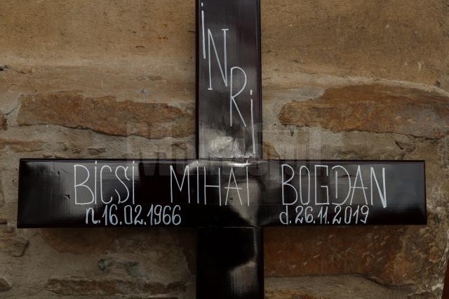 Crucea care va sta la mormantul lui Bogdan Bicsi