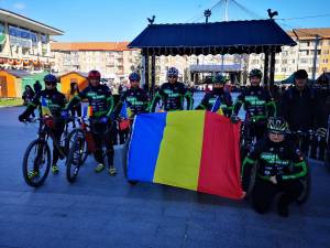 Membrii Asociației Sportive „Suceava pe Bicicletă”, prezenți la manifestările dedicate Zilei Naționale a României
