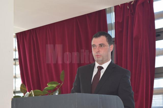 Iulian Darabă este inspector şcolar pentru disciplina Educaţie Fizică şi Sport în judeţul Suceava
