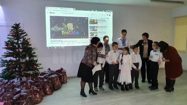 Moş Nicolae le-a adus daruri copiilor de la Centrul Şcolar Suceava