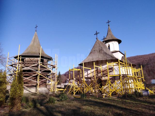 Biserica monument UNESCO Sf. Cruce de la Pătrăuţi a intrat într-un amplu program de restaurare