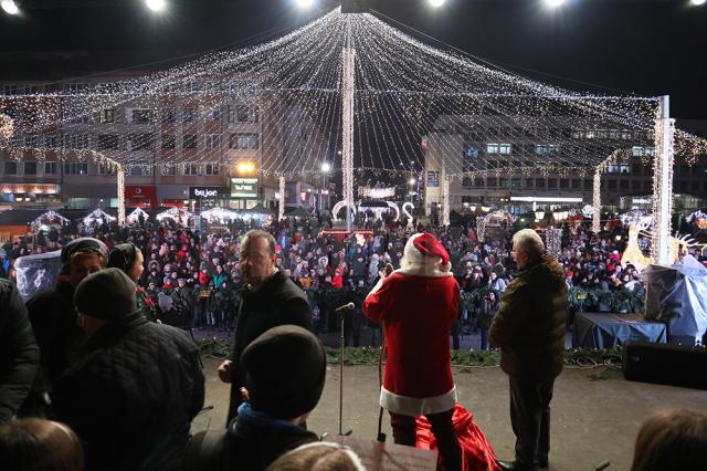3.000 de cadouri au fost împărțite copiilor, miercuri, în centrul Sucevei