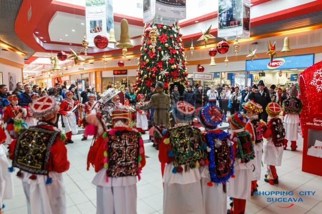 Întâlniri cu Moș Crăciun, premii și spectacole de colinde îi așteaptă pe vizitatori la Shopping City Suceava
