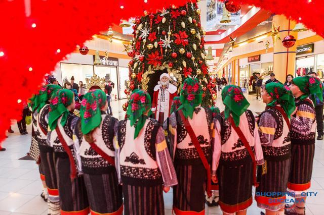 Întâlniri cu Moș Crăciun, premii și spectacole de colinde îi așteaptă pe vizitatori la Shopping City Suceava