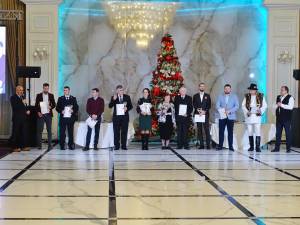 Laureații Ediției a VIII-a a Galei Monitorul "Top 10 Suceveni" (fără ÎPS Pimen, plecat mai devreme) - Foto: Cosmin Romega