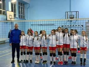 Echipa de minivolei de la Kinder Suceava s-a calificat la turneul semifinal