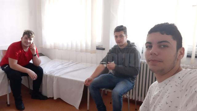 Elevi de la Colegiul Tehnic „Mihai Băcescu” Fălticeni și profesorul lor de informatică au donat, luni, sânge