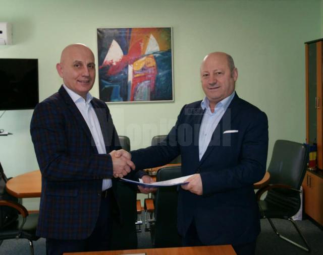 Ilie Boncheș si Vasile Asandei au semnat contractul de finanţare pentru construcţia a 90 de apartamente sociale