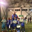 Antrenorul Mihaiţă Szekely alături de micii fotbalişti de la Dorna Vatra Dornei