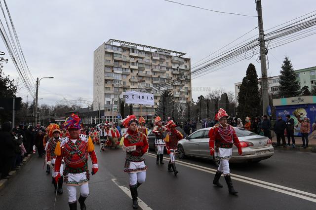 Cel mai mare Festivalul al Obiceiurilor de Iarnă din România a atras peste 10.000 de spectatori în centrul Sucevei