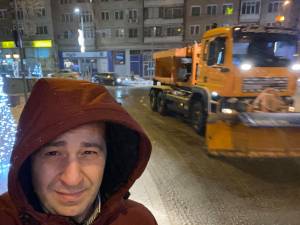 Viceprimarul Lucian Harșovschi  a verificat în teren activitățile de deszăpezire, inclusiv pe timpul nopții
