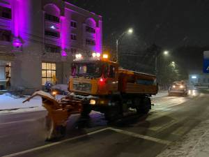 În municipiul Suceava s-a intervenit la deszapezire cu 15 mașini mari și 6 mici, inclusiv pe trotuare 2