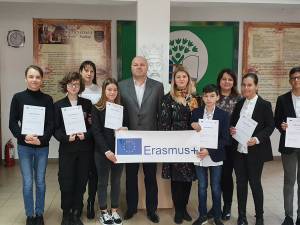 Schimb de experienţă şcolar prin proiectul „De la sacru la viaţa de zi cu zi”, în Lituania