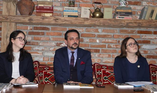 Volumul “Lumea Majestăţii Sale. Jubileul Custodelui Coroanei Române” a fost lansat la Fălticeni