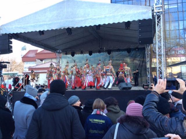 Festival de datini şi obiceiuri de iarnă în piaţa centrală