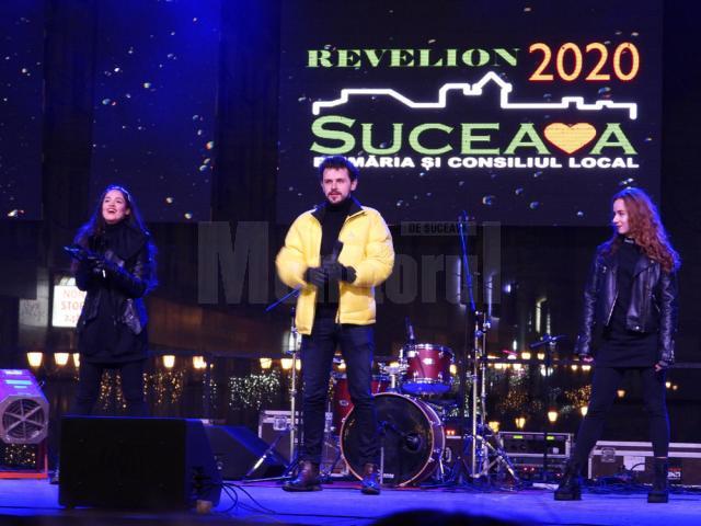 Aproape 10.000 de oameni au sărbătorit Revelionul 2020 în centrul Sucevei