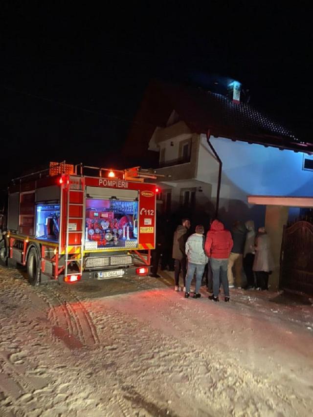 Incendiu izbucnit de la coşul de fum, în localitatea Humoreni, comuna Comănești