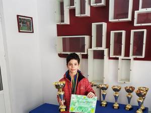 Karlo Piticaru a câştigat două trofee la Cupa de Iarnă