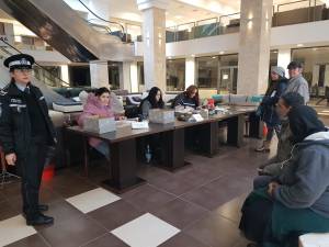 Distribuirea pachetelor cu ajutoare de la UE a început în incinta Orizont Mall Burdujeni