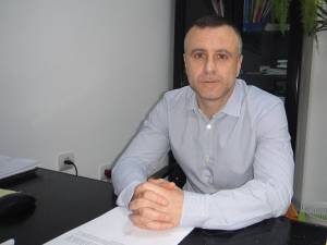 Șeful Serviciului Impozite și Taxe din Primăria municipiului Rădăuți, economistul Silviu Ursescu