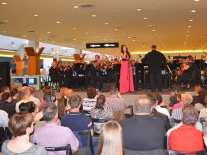Paula Seling și Filarmonica de Stat Botoșani vor susține duminică un concert extraordinar, la Iulius Mall