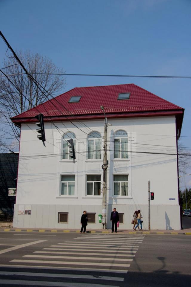 Expoziţie de pictură şi grafică în scop caritabil, la Biblioteca Bucovinei