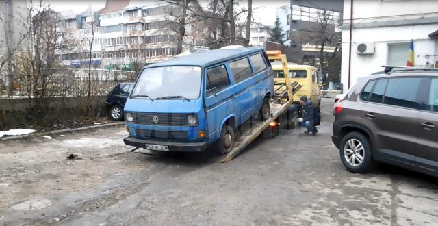 Ridicarea mașinilor abandonate în municipiul Suceava