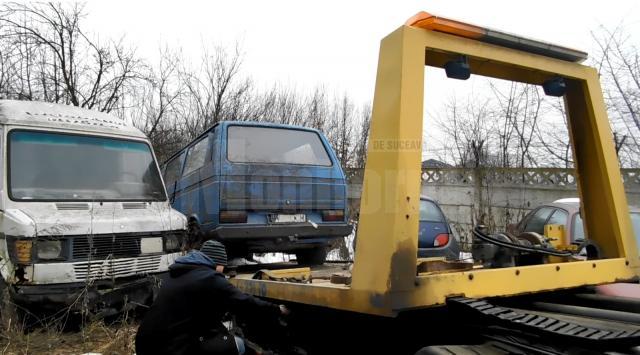 Ridicarea mașinilor abandonate în municipiul Suceava 3