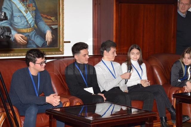Olimpic sucevean, invitat la „Şcoala de vacanţă” a Academiei Române, alături de cei mai buni elevi din domeniul ştiinţelor
