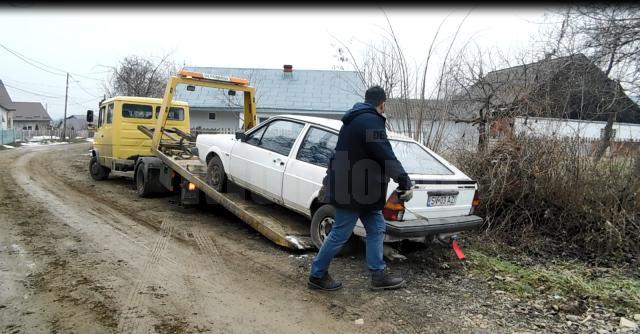 Ridicarea maşinilor abandonate în municipiul Suceava