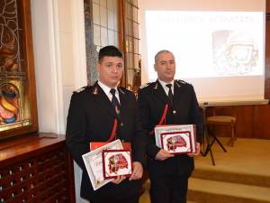 Plt Maj. Adrian Stoica și Plt. Adj. șef Cristi Bîrsanu au primit distincţii în cadrul festivităţii de bilanţ anual al ISU Bucovina Suceava