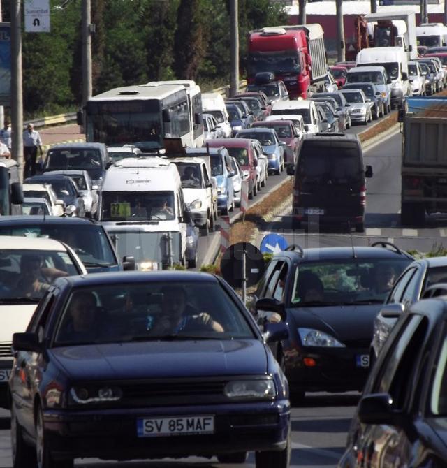 Cea mai mare concentraţie de maşini este pe străzile din municipiul Suceava