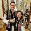 Florin și Cristina în costume populare