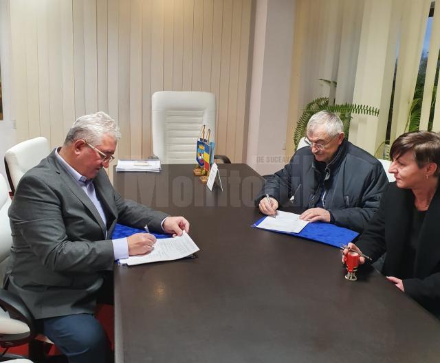 Semnarea contractului pentru realizarea autobazei diviziei de transport electric a Sucevei