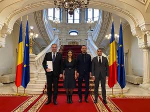 Marian Andronache, președintele PMP Suceava, alături de colegii Marius Paşcan, Ioana Constantin și Sebastian Moise, în delegația PMP invitată la Palatul Cotroceni 4