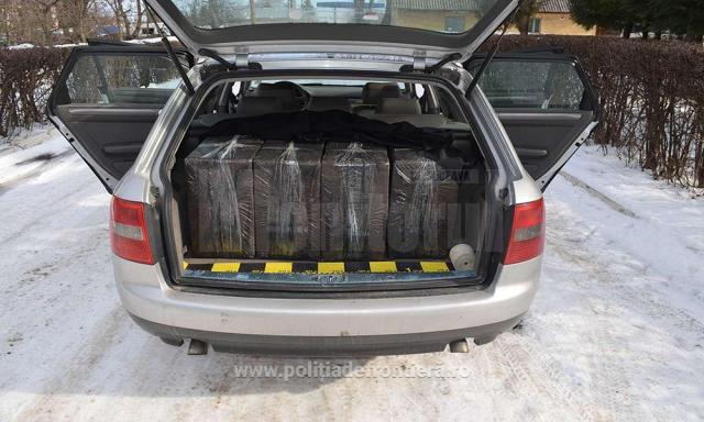 Mașina încărcată cu țigări de contrabandă de peste 7.000 de euro