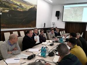 Gheorghe Flutur a avut o întâlnire cu specialiştii CNAIR pentru construcţia de drumuri rapide în judeţul Suceava