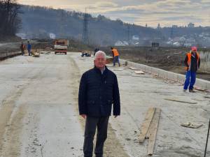 Primarul Ion Lungu a parcurs luni Podul Unirii dintr-un capăt în altul, pentru prima dată