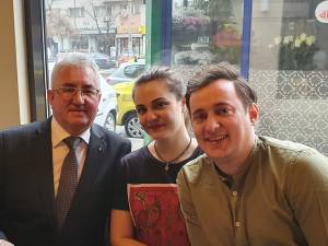 Primarul Ion Lungu împreună cu Simina și Ionuț Croitoru