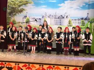 Elevii clasei I ai Şcolii Primare “Sfântul Ioan cel Nou de la Suceava” au susţinut un recital de cântece populare româneşti