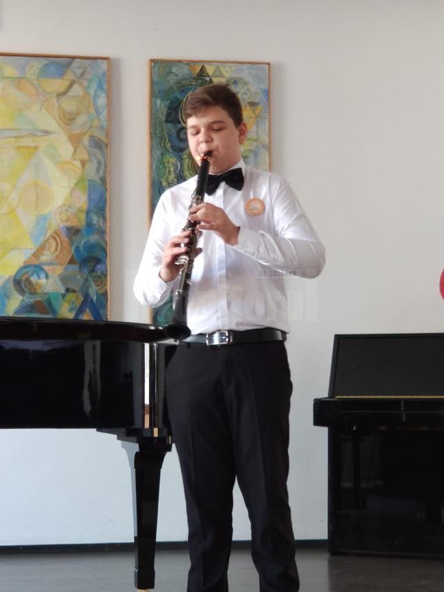 Alexandru Vlădianu, clarinet, a câştigat trofeul Concursului ”Cel mai bun interpret”