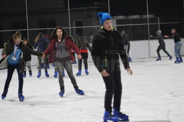 Aproape 15.000 de persoane au intrat pe gheața patinoarului Areni în sezonul 2019 - 2020