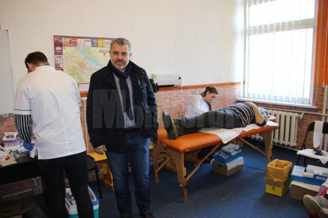 Primarul din Fălticeni, Cătălin Coman, printre primii donatori la o campanie de donare de sânge organizată de USR-Plus