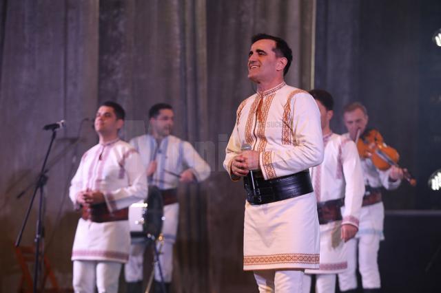 Ansamblul etnofolcloric "Plăieşii" și Nicolae Gribincea, pe scena suceveană