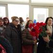 Maestrul Radu Bercea le-a oferit femeilor venite la eveniment flori, in preajma zilei de 8 martie