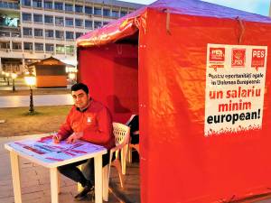 PES activists Suceava a strâns semnături pentru susținerea introducerii salariului minim european