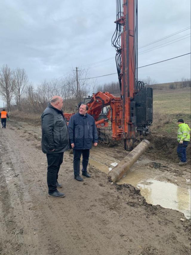 Gheorghe Flutur a inspectat lucrarile de modernizare a drumului Liteni - Hârtop