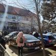 Sute de oameni au luat cu asalt Casa de Pensii Suceava. Instituția a decis măsuri pentru restricționarea accesului publicului