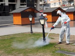 Ample acțiuni de dezinfecție în locurile publice din municipiul Suceava 4